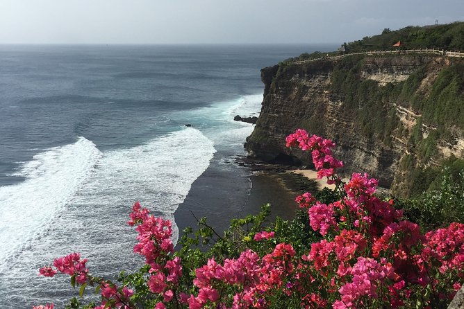 Private Tour: Highlights Uluwatu Temple & Southern Beaches Bali - The luwak coffee stop at Lumbung Sari Pecatu