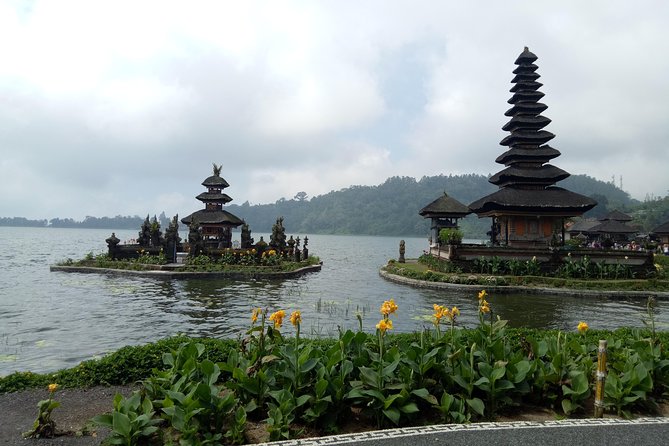 Private Tour: Leke-Leke Waterfall, Handara gate & Iconic Temples - What your private car and guide add
