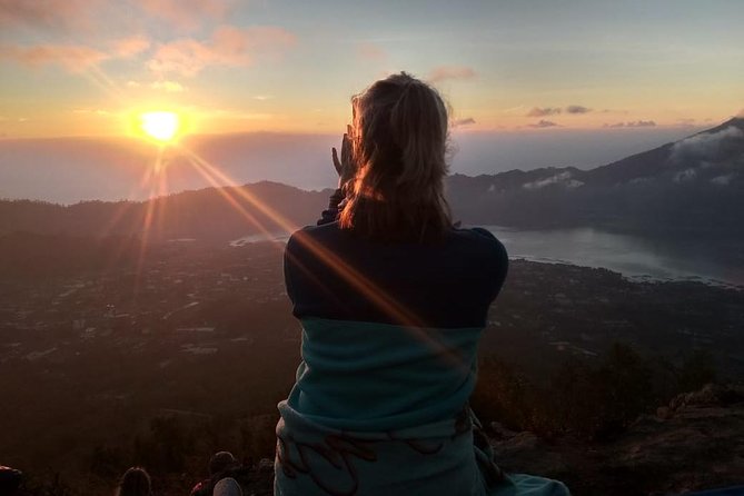 Private Tour : Mount Batur Sunrise Trekking With Private Guide - Reaching the Crater Rim Around 5:30am