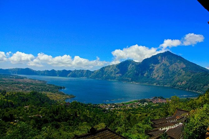 Private Tour : Mt. Batur View, Rice Terrace, Waterfall & More. - Tirta Empul explains Bali’s holy water tradition