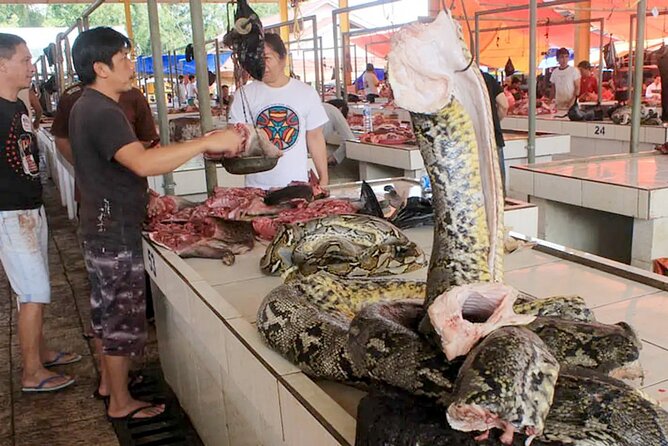 Private tour of Manado and Tomohon including lunch and driver - Lunch matters more than it sounds