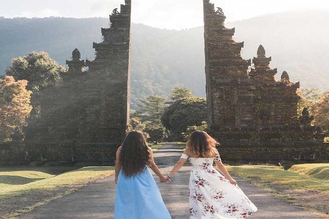 Private Tour: Ulun Danu Temple-Handara Gate-Wana Giri Hill&Tanah Lot Sunset - Taman Ayun and its traditional courtyards