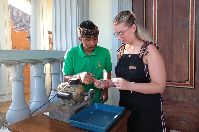 Private Traditional Bali Silver Jewelry Making Class - Your first minutes at the family workshop