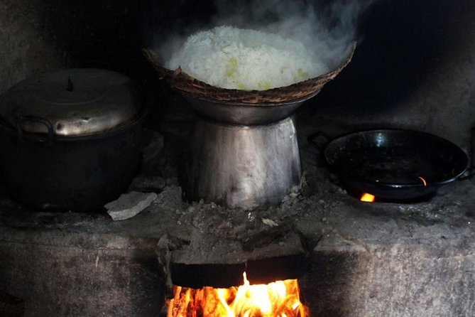 PRIVATE Ubud Market Tour & Balinese Cooking Class with Putu - Cooking two or three Balinese dishes