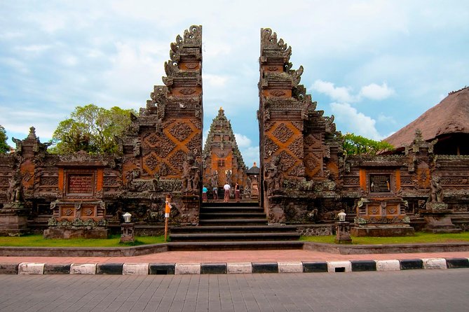Private Ubud Tour with Hidden Waterfalls - Why this private route works for a first Bali day