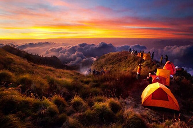 Rinjani trekking 2 days 1 night - Guides, porters, and the small-group setup