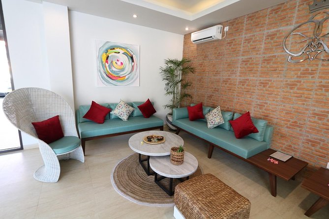 Royal Orchid Spa 90 Minutes Relaxing Massage. - What the 90-minute Royal Orchid treatment includes