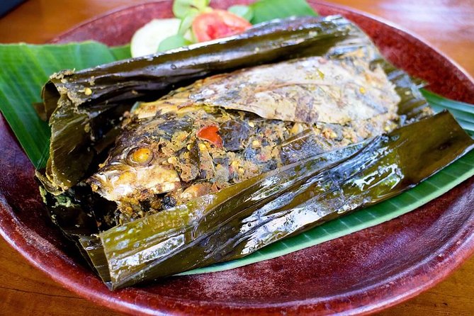 Seminyak Indonesian Food Tour - Why the small group matters at dinner