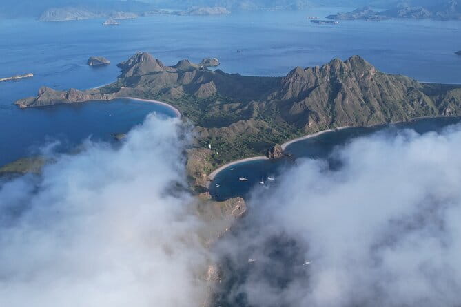 Shared Trip Sailing Komodo 3D2N - Day 1: Kelor, Manjarite, and bats at sunset