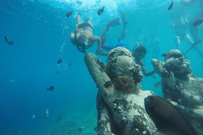 Sharing Snorkeling Trip Gili islands Depart Lombok/Gili Trawangan - The underwater statues at Statue Ring Point