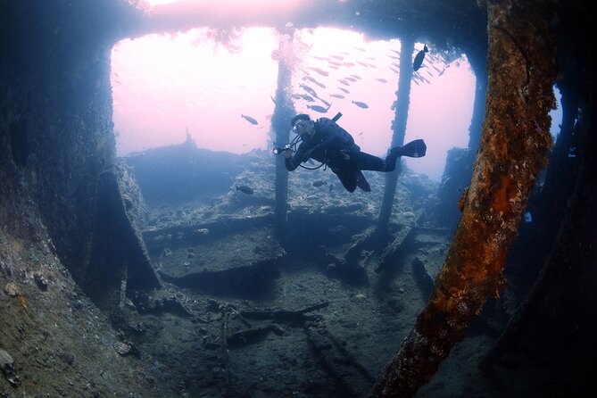 Shipwreck Diving in Tulamben - Entering the water around a 1942 wreck