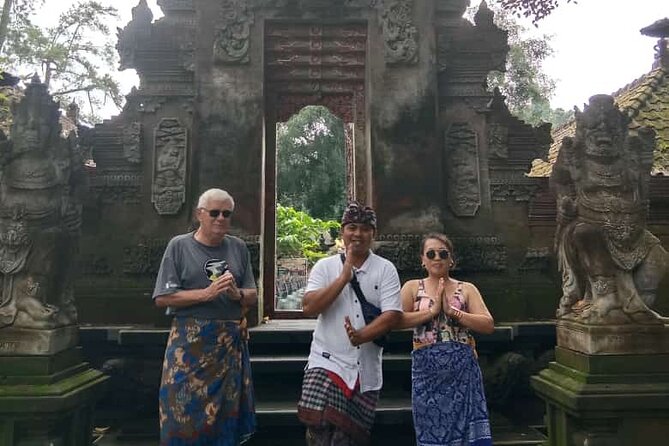 Skip the Line Tirta Empul Temple Entrance Ticket All Inclusive - Taking part in the holy-water blessing