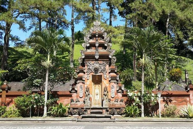 Skip the Line Tirta Empul Temple Entrance Ticket All Inclusive - Timing, crowds, and the long road back