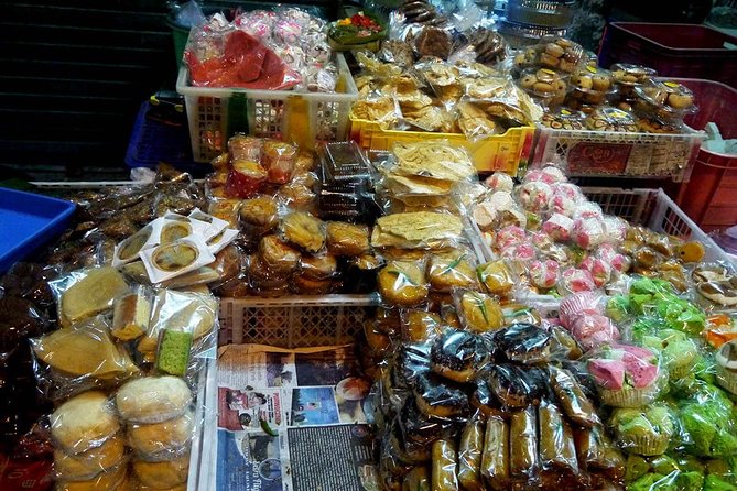 Small-Group Denpasar Night Food Tour - A small group makes the walking easier