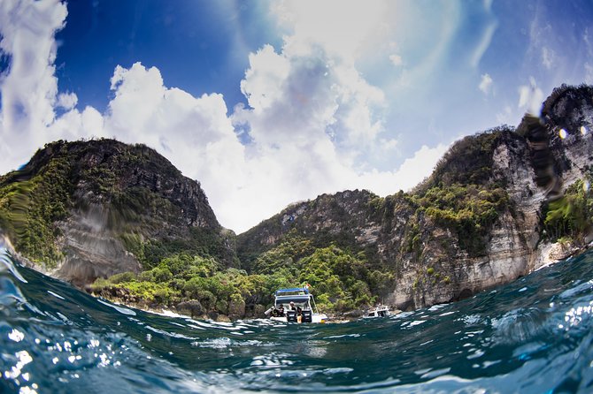 Snorkeling Trip Nusa Penida Bali - SD Manta Point adds current and reef variety