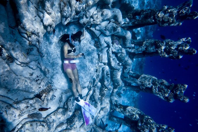 Snorkeling with turtle and statue in Gilis - Morning, afternoon, and sunset choices