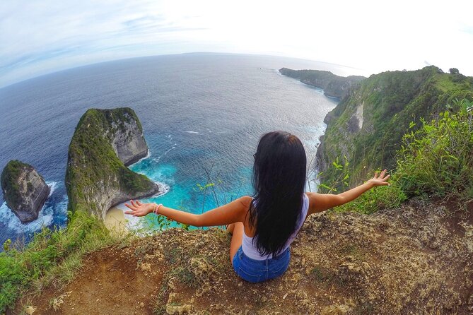 Solo Traveler in Nusa Penida - Paluang Cliff and the Small Boat Photo Spot