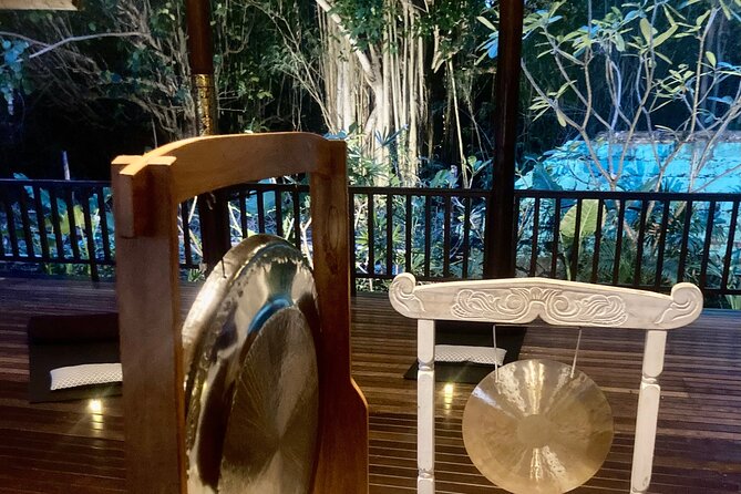 Sound Bath Healing Journey on the Island of Nusa Lembongan - Gongs, bowls, drums, and sound around your body