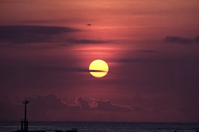 South Bali Beach Tour, Uluwatu Sunset Kecak Fire Dance & Seafood Barbeque Dinner - Why the Uluwatu sunset show is the heart of the day