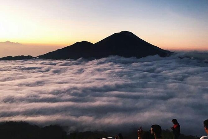 Sunrise mount batur trecking all inclusive - Breakfast on the Mountain, Then the Return Trip