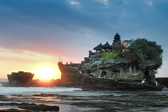 Tanah Lot - Jatiluwih (UNESCO) - Beratan lake -Hidden hill (Wanagiri)-FREE WI-FI - Tanah Lot, Bali’s sea temple at the start
