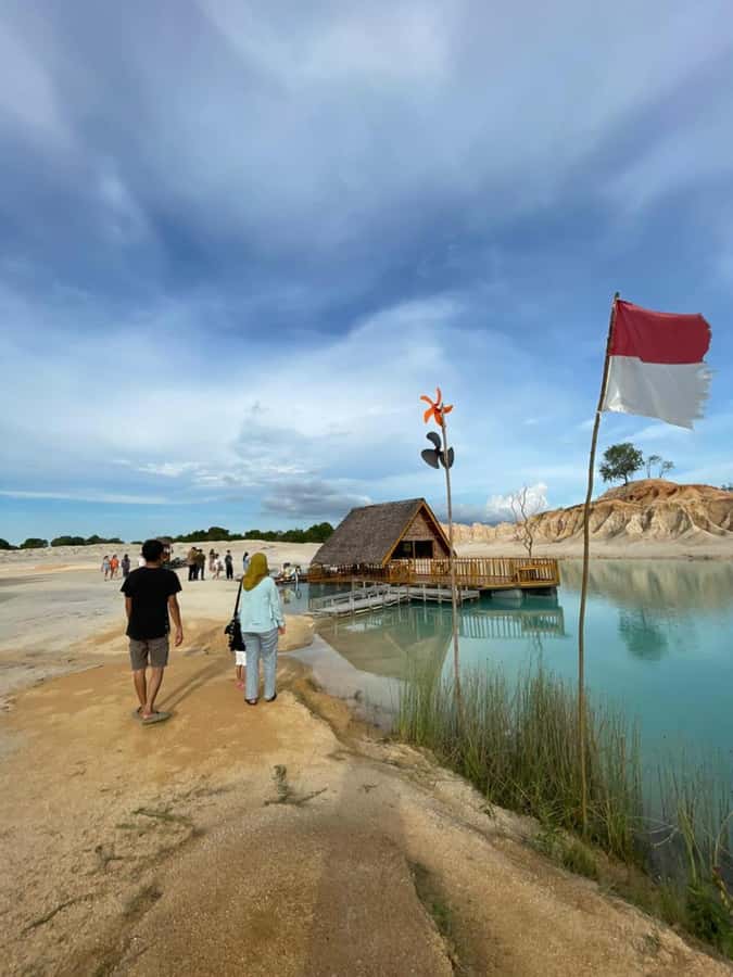 Teluk Sebong: Bintan Desert and Blue Lake Trip - Three hours at the Blue Lake and sand dunes