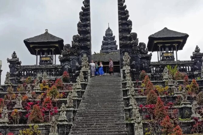The Fantastic East Of Bali Private Guided Tour - Happy Swing Bali and the Tegalalang rice terraces