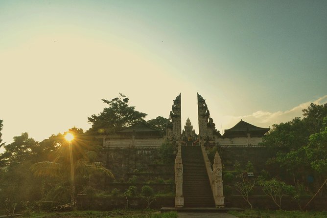 The Gates of Heaven Lempuyang Tours All Inclusive - What the guide service adds