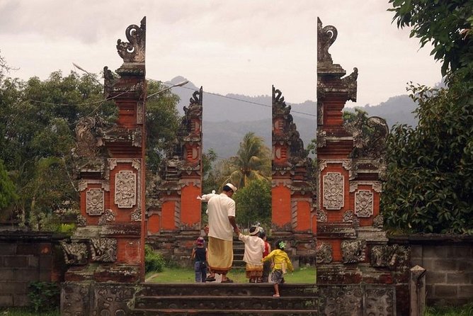 Tour for Cruise Ship Passenger - Banyumulek pottery: a quick look at village craft
