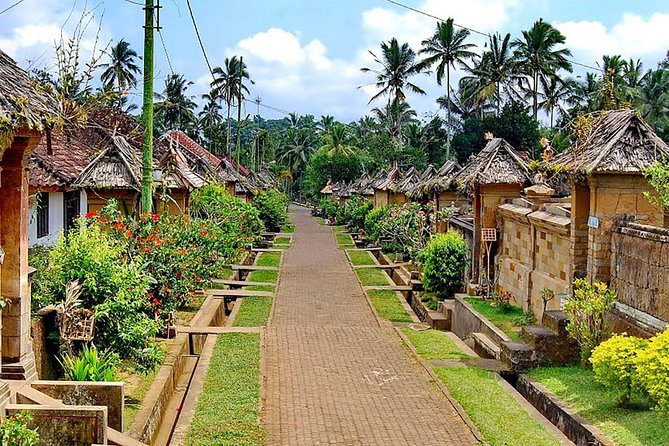 Trunyan Cemetery, Hot Spring, Penglipuran Village, and Waterfall Tour - The 10-hour schedule and who will enjoy it