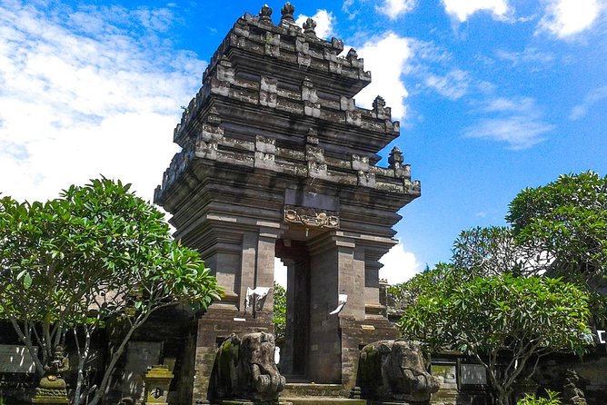 Ubud Cultural Day Tour: A Day for Balinese Cultural Experience - Ubud Palace and the royal connection