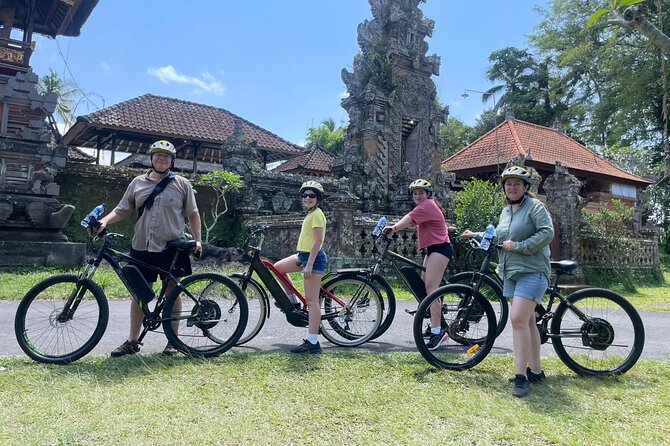 Ubud eBikes Tour to Tegallalang Rice Terrace - Lunch above the rice terraces