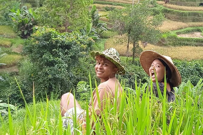 Ubud : Kintamani Downhill Cycling Tour with Lunch - Lunch at The Amertha Restaurant near Tampaksiring