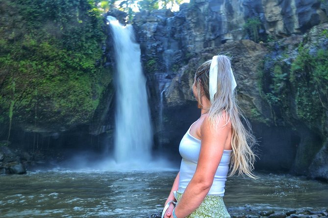 Ubud Monkey Forest Sanctuary Tours and Cretya - Ubud Monkey Forest: close encounters with clear boundaries