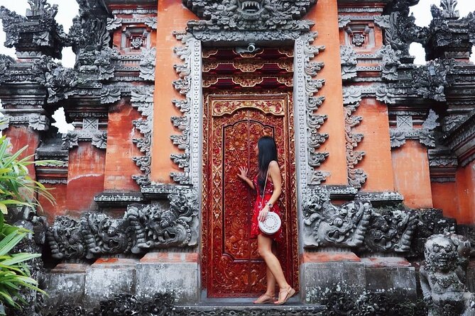 Ubud Private Full-Day Tour - Tegenungan Waterfall: a green opening to the day