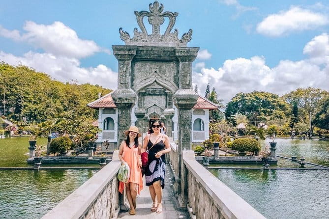 Ubud Private Tour From Cruise Port Benoa Bali All Inclusive - Tegenungan Waterfall before returning south