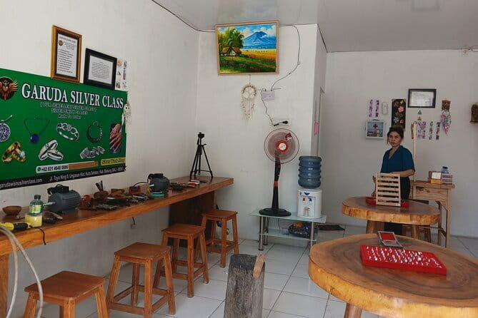 Uluwatu Silver Class: A Unique Jewelry-Making Experience in Bali - Turning silver grain into a personal souvenir
