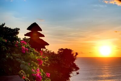 Uluwatu Sunset,Kecak Dance and Diner Seafood In Jimbaran