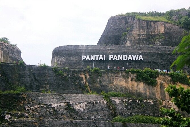 Uluwatu Temple, Beaches and Southern Bali Tour - Jimbaran Bay closes the day with seafood by the water