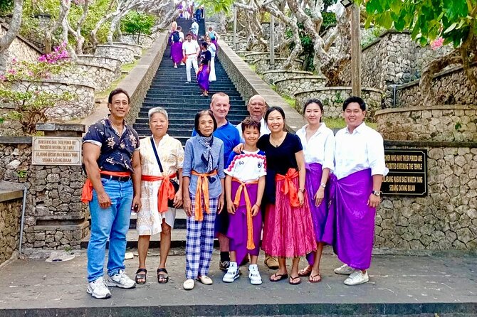 Uluwatu Temple Entry and Kecak Fire Dance Ticket - Meeting your guide at the Uluwatu entrance