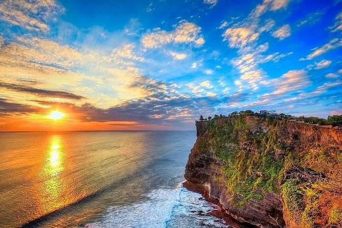 Uluwatu Temple & Kecak Fire Dance Show (Include All Tickets) - Sunset views before the Kecak chorus