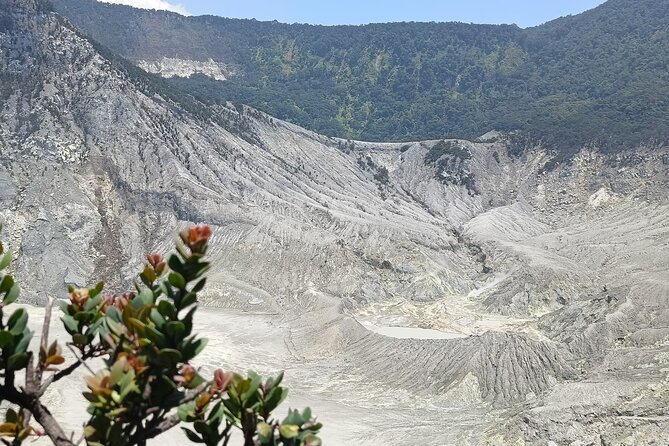 Volcano and Domas Crater of Hot Stony Bubble from Jakarta Lunch - Timing, comfort, and practical limits