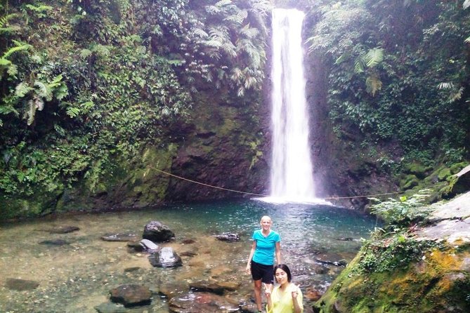 volcano hike and jungle trekking adventure - Reaching the crater and lava floor