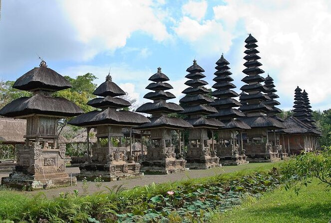 West Bali Tour: Taman Ayun, Ulun Danu Beratan, Jatiluwih Rice Terrace, Tanah Lot - Leke Leke Waterfall and the price of a short walk