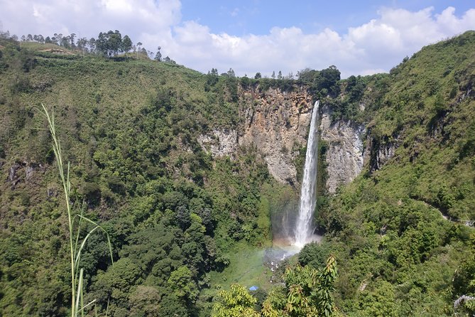 Wonderful 7 Days North Sumatra Tour (Include: 2 Days 1 Night Jungle Trekking) - Day 6: Samosir Island and Batak culture