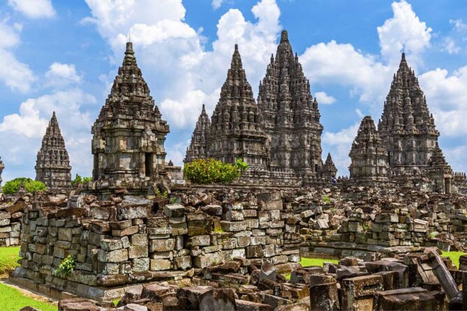 Yogyakarta: Borobudur Climb-up & Prambanan Day Trip All Inclusive - Prambanan’s soaring Hindu shrines