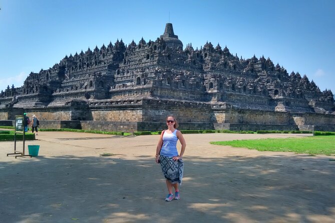 Yogyakarta: Borobudur Temple Climb Up and Prambanan Temple Tour - A private car makes the long day easier