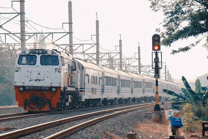 Yogyakarta Bromo Ijen Bali Tour (5d4n) - Day 3: Train to Surabaya and the road to Bromo